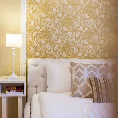 Colours Superior * בודפשט